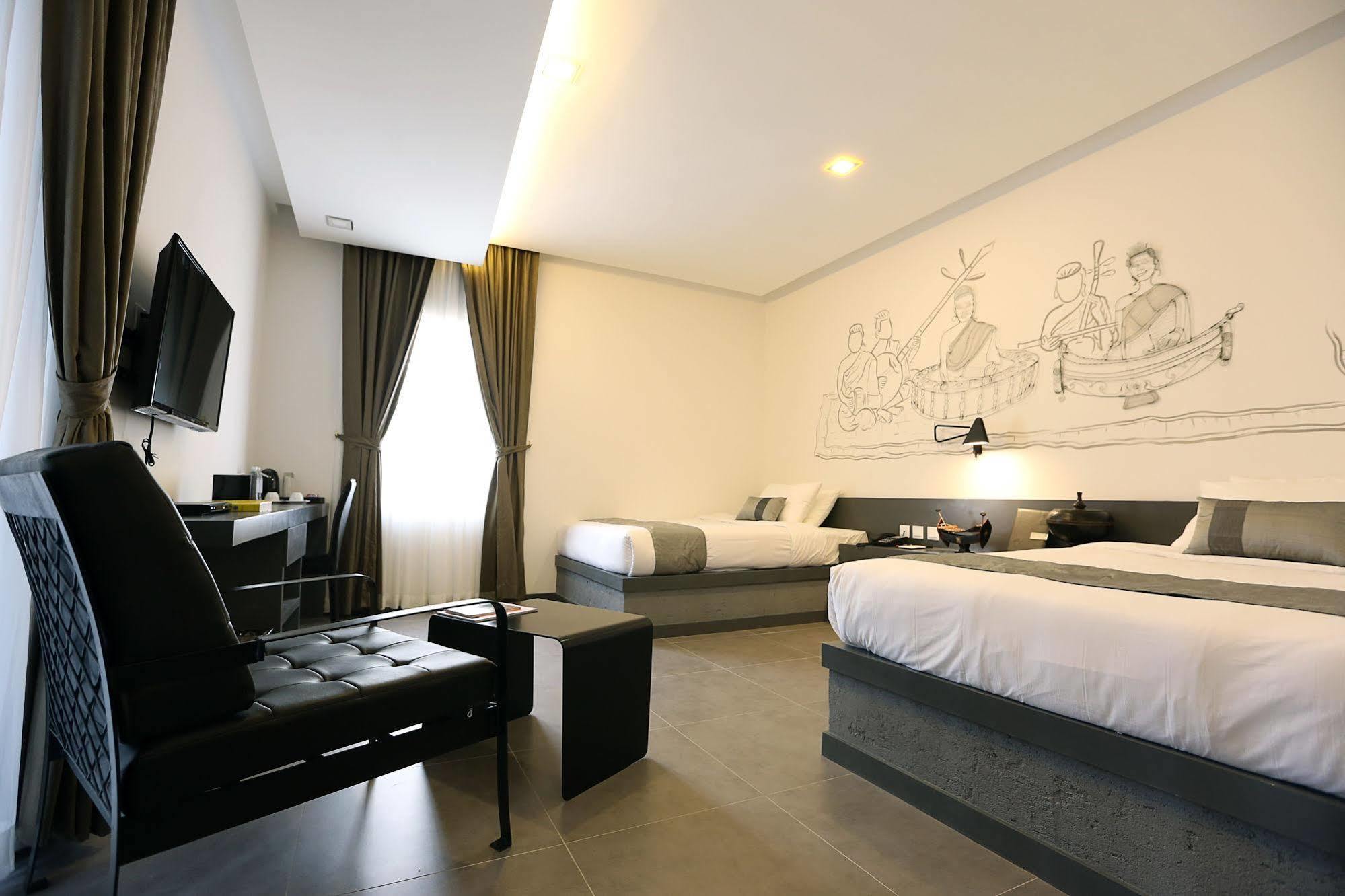 Hotel Records พนมเปญ ภายนอก รูปภาพ