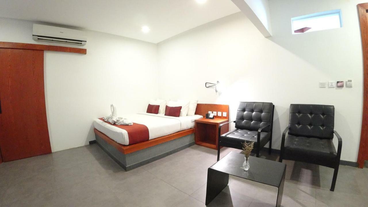 Hotel Records พนมเปญ ภายนอก รูปภาพ